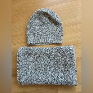 Vince Gray Knit Beanie and Scarf Set